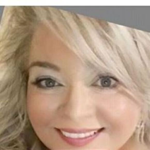 Meet your Posher, Gail - Picture 3 of 3